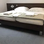 호텔 U Zvonu 4*