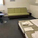U Zvonu ホテル 4*
