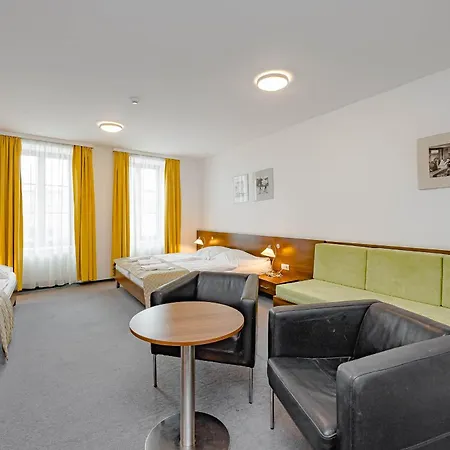 Hotel U Zvonu 4*