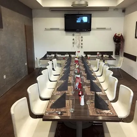 U Zvonu Hotell 4*