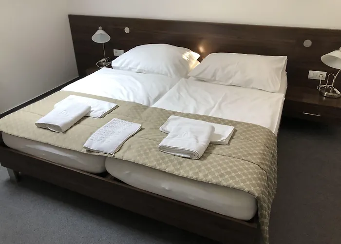 U Zvonu Hotel