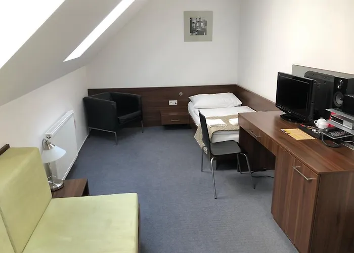 U Zvonu Hotel 4*