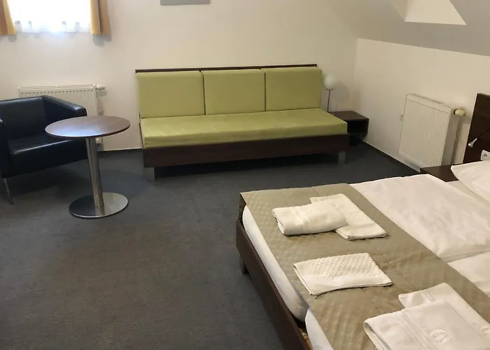 U Zvonu Hotel 4*